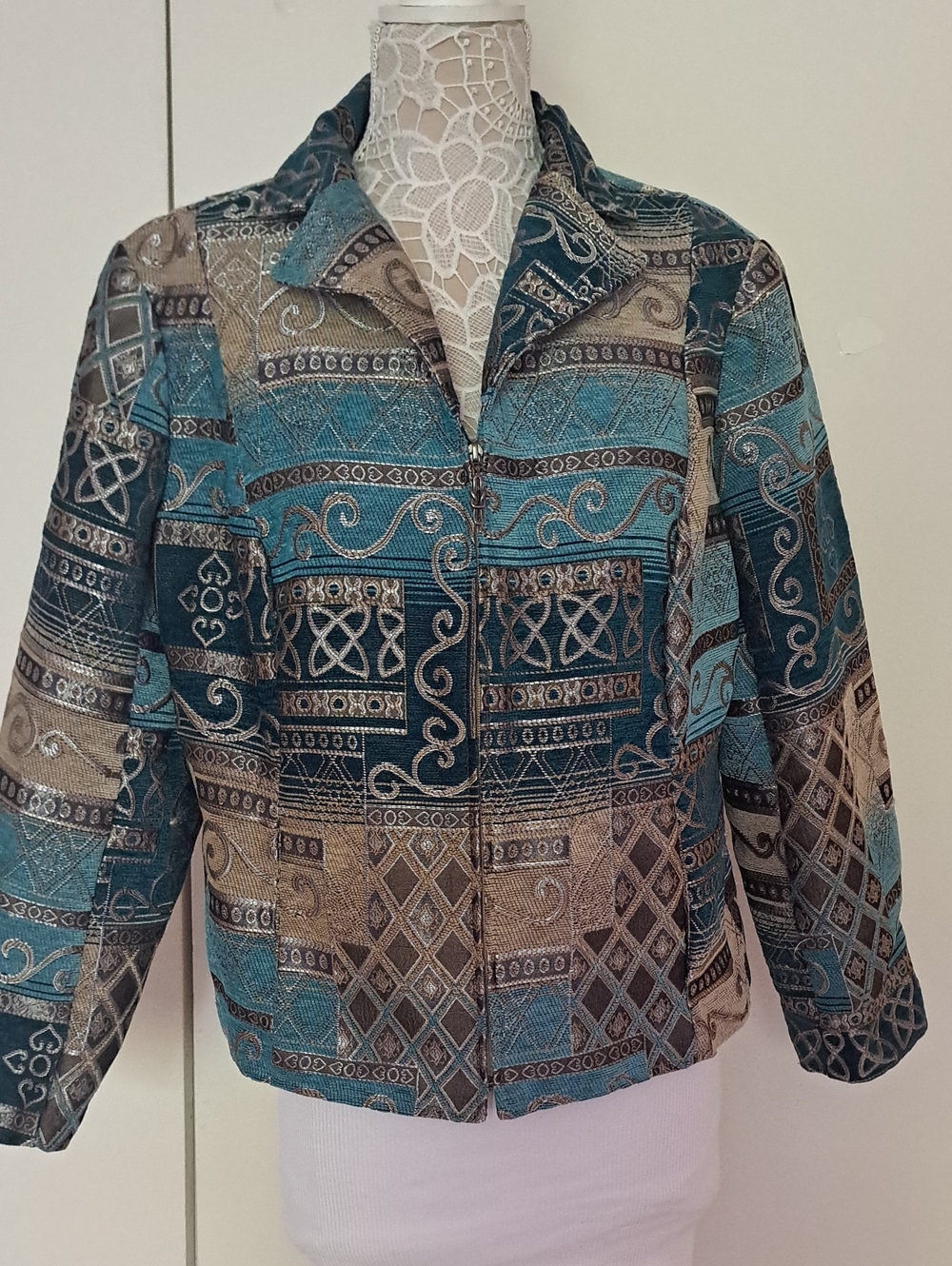 Dressbarn Woman Jacket Tapestry Colorful Abstract in Teal and Brown